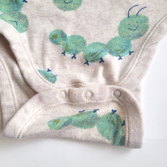 Old Navy one piece beige and green 18-24 months - Picture 3 of 8